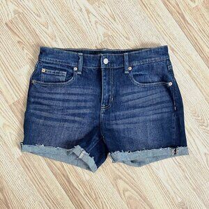 Women's Gap 9" Bermuda Short Size 6/28 Dark Wash Roll up denim jean shorts